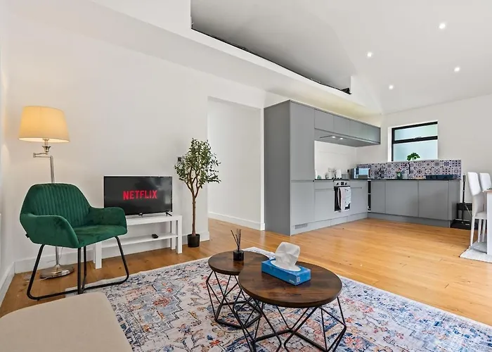 Luxury Oxford Bungalow